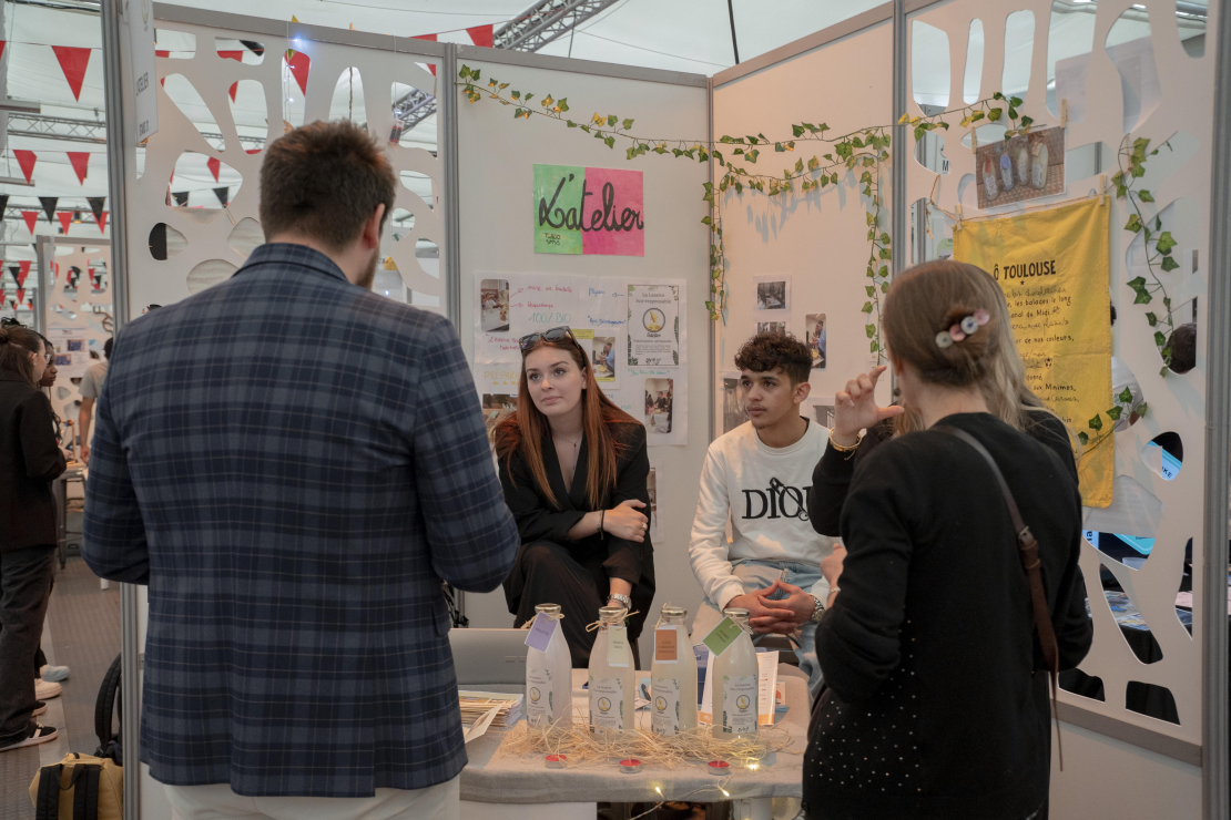 Stand mini-entrepreneurs lors du salon 2024