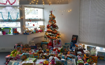 Remise de la collecte de jouets