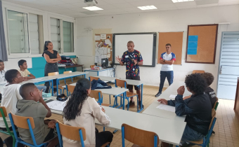 Photo collège Terrain Fleury