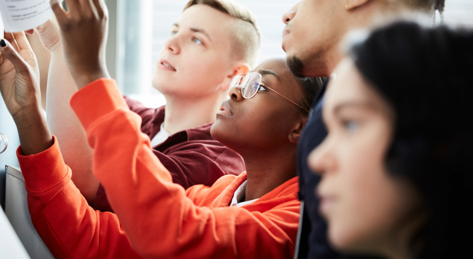 Slider photo jeunes parcours Mini-entreprise L